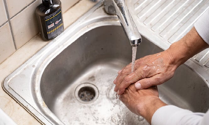 Pflegemittel & Reinigungsmittel