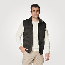 Gilet doté de nombreuses poches