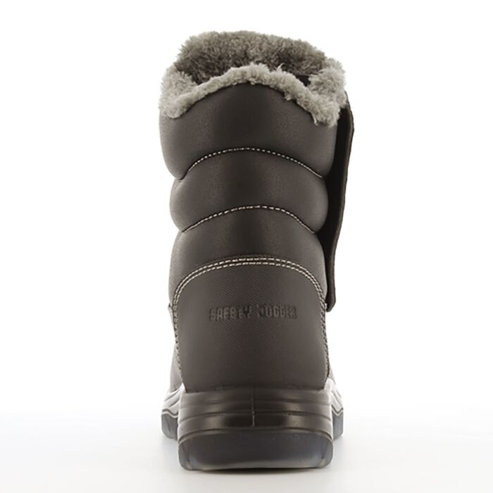 Box avec chaussure de sécurité d'hiver, bonnet, gants, chaussettes